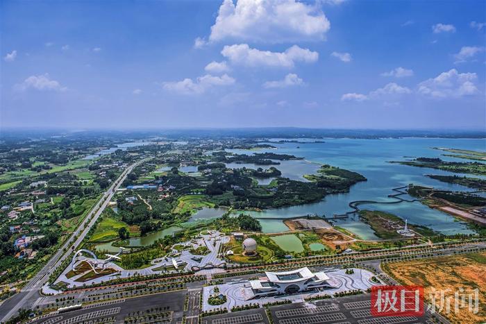 九游体育入口-700人奔向这里，阳光体育“趴”嗨翻天