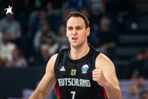 球队内线吃紧!德国中锋沃格特曼将回国治疗 将缺席下一场比赛