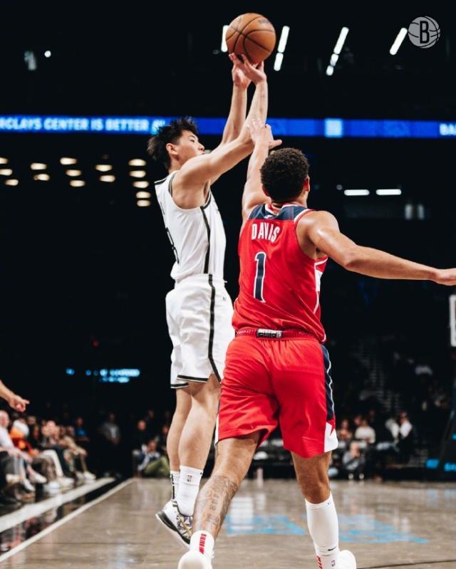 惊艳！崔永熙4分钟5分点燃替补席 赛后喜提新绰号