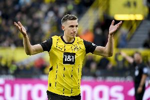 德天空：纽卡曾联系施洛特贝克，球员正与多特商谈续约