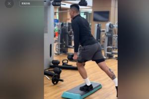 本赛季4场丢7球,36岁王大雷晒训练视频:菜就多练呗!