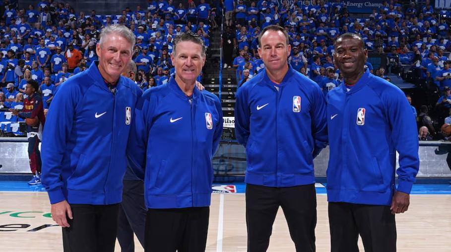 九游体育-美媒:新赛季教练挑战出界球将由回放中心复核,无需当值裁判观看