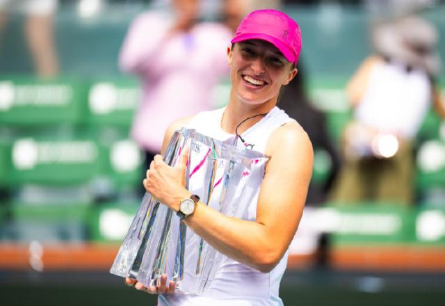 九游体育官网-斯瓦泰克重登“网球天堂” 世界第一争夺战暂时熄火