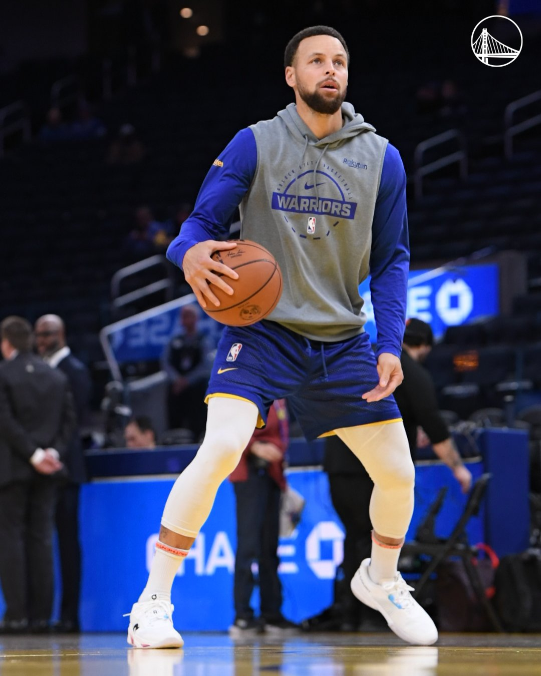 比分直播-库里16分勇士不敌猛龙结束4连胜，奎克利40分10助巴恩斯26分11助