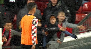 九游体育登录-滕哈赫：C罗提前离场留待明天处理 还没有和他谈过