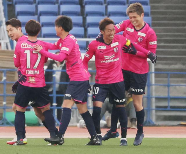 1645267002856037359.png 比分直播-广岛的联赛揭幕战: 雪景+烧酒+烤串+围观少女偶像