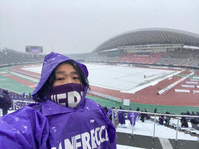 1645268023887056560.jpg 比分直播-广岛的联赛揭幕战: 雪景+烧酒+烤串+围观少女偶像