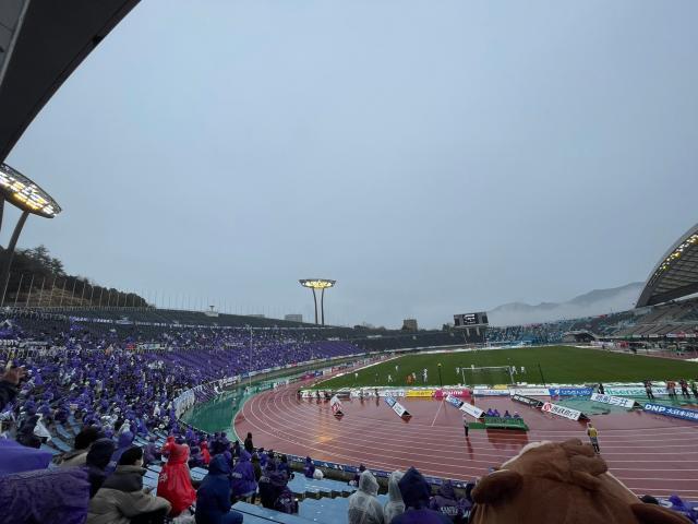 1645269085681076860.jpg 比分直播-广岛的联赛揭幕战: 雪景+烧酒+烤串+围观少女偶像