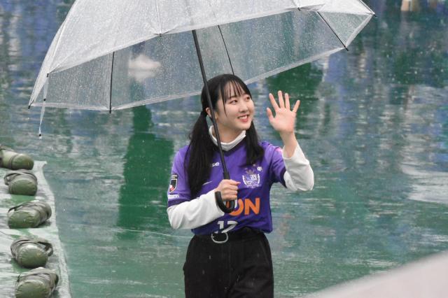 1645269556396088484.jpg 比分直播-广岛的联赛揭幕战: 雪景+烧酒+烤串+围观少女偶像