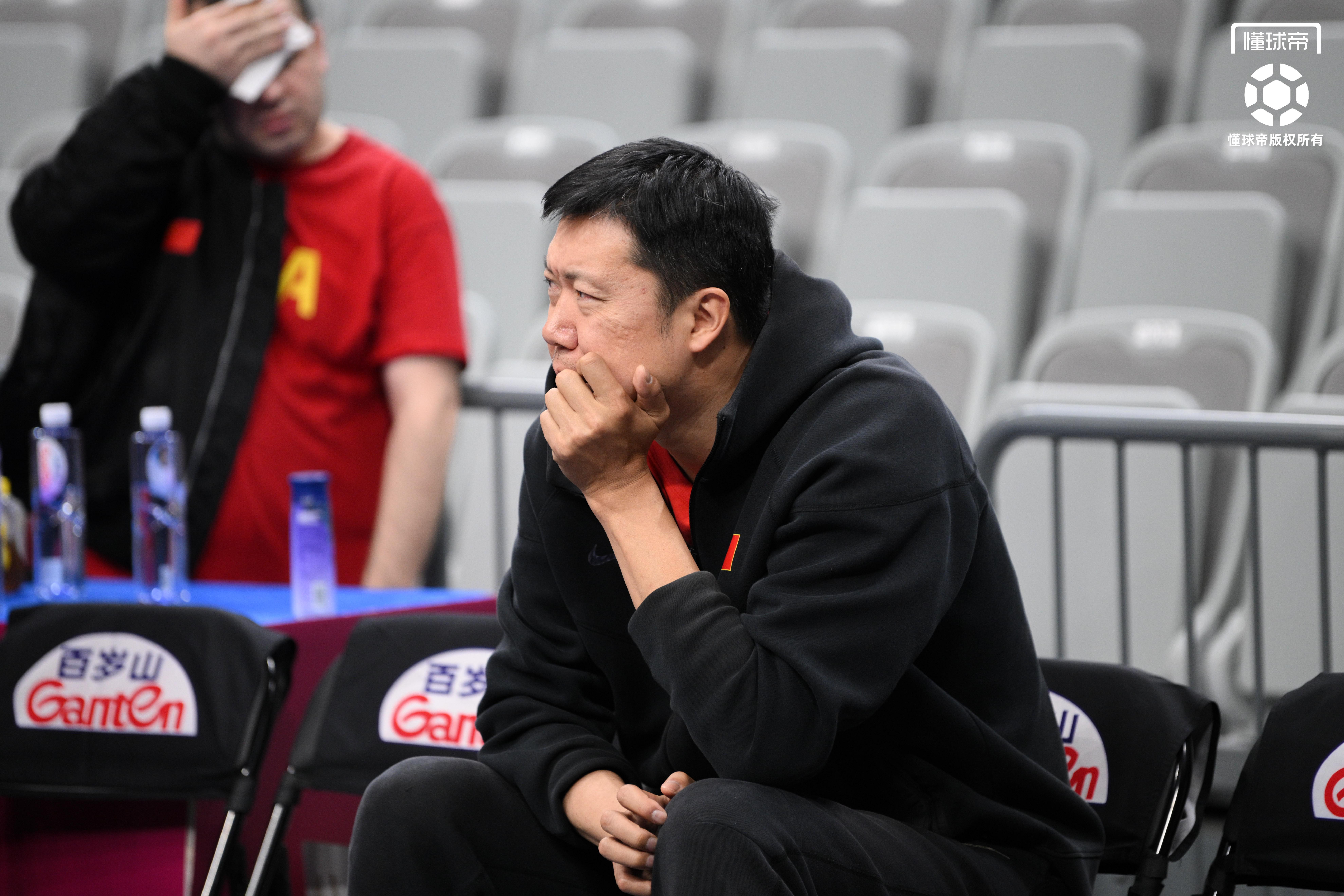 九游体育官网-中国女篮世预赛最后一练,王治郅到场观看&全队精神饱满